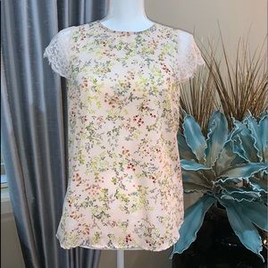 Merona beautiful light pink flowery top